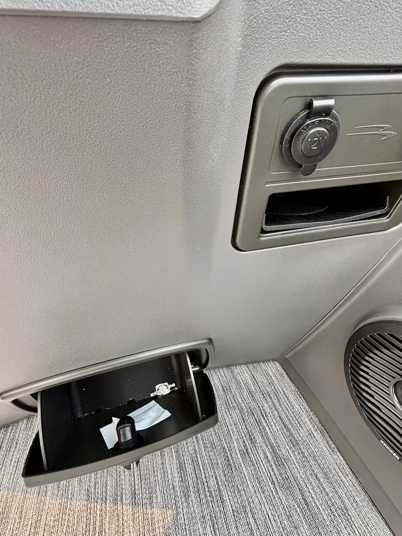 Slide: The Image of Bennington 22 SSB Snap 2025 - 28