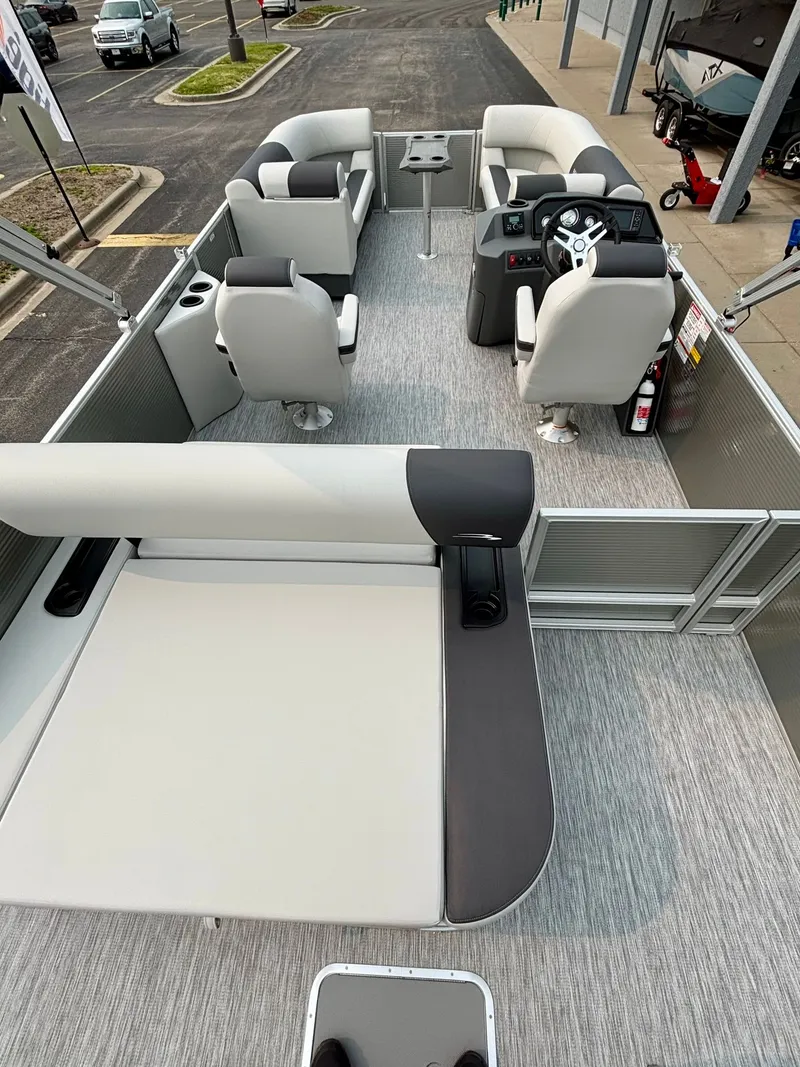 Slide: The Image of Bennington 22 SSB Snap 2025 - 7