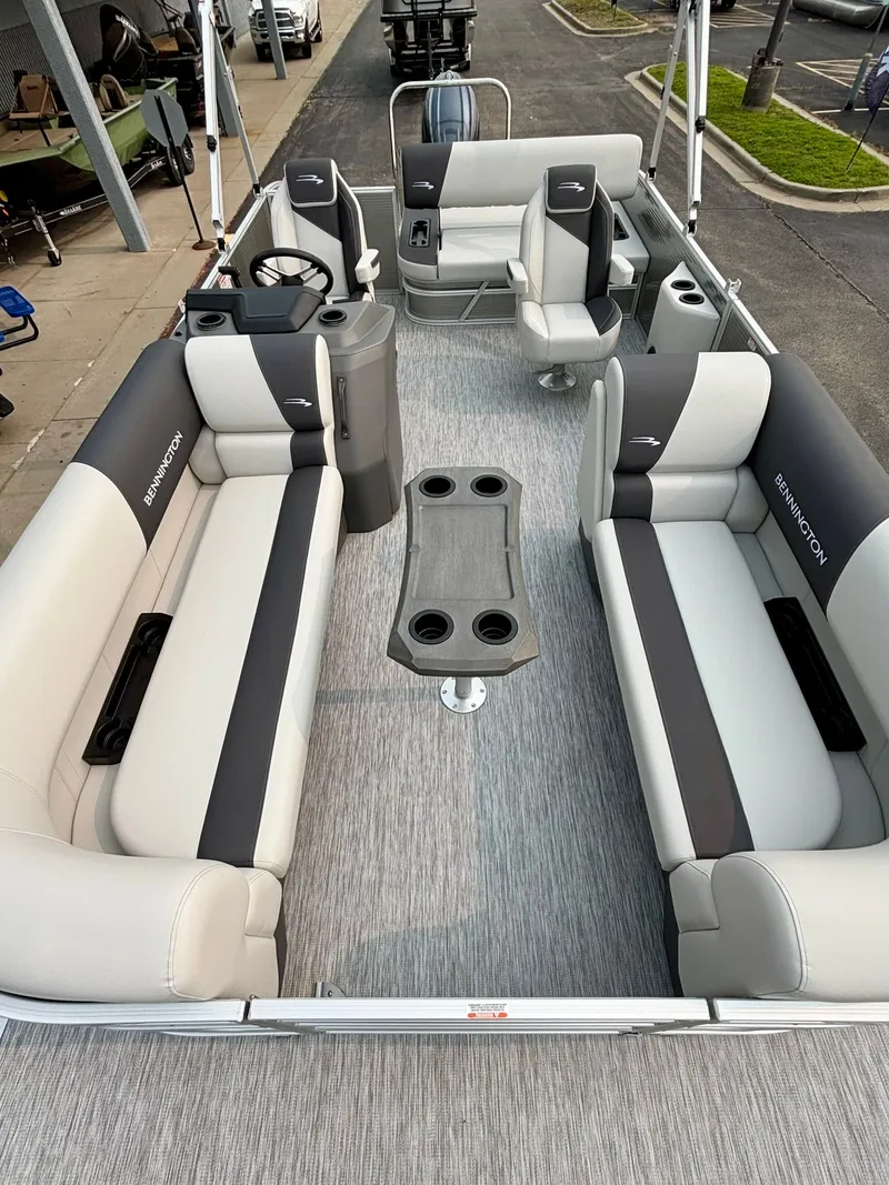 Slide: The Image of Bennington 22 SSB Snap 2025 - 8