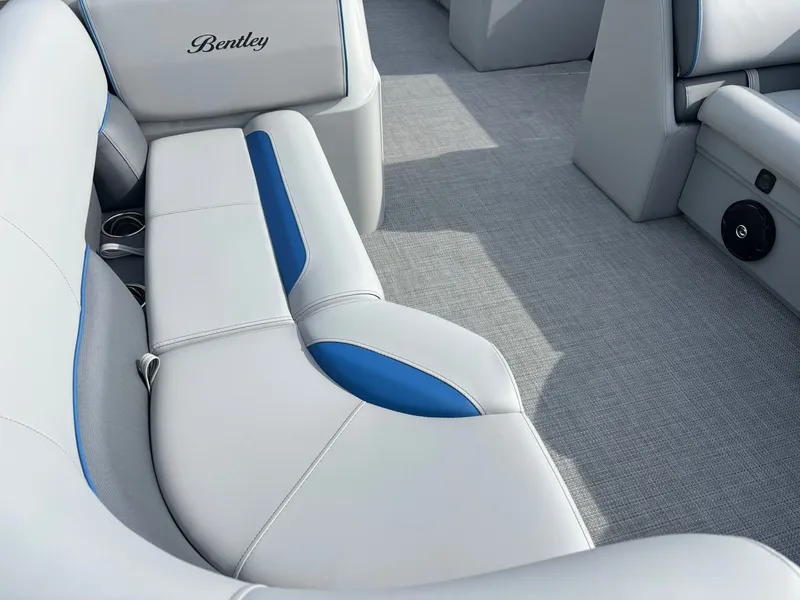 Slide: The Image of Bentley Pontoons 223 Bolt 2026 - 16