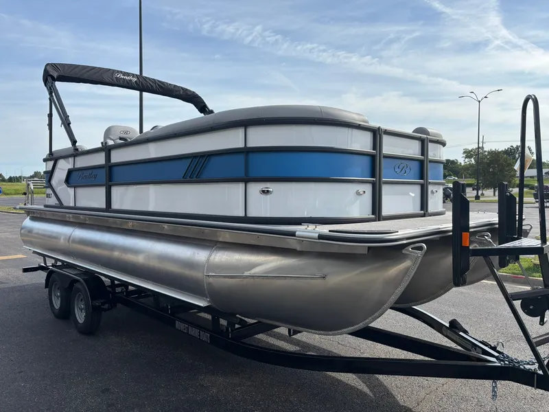 Slide: The Image of Bentley Pontoons 223 Bolt 2026 - 3