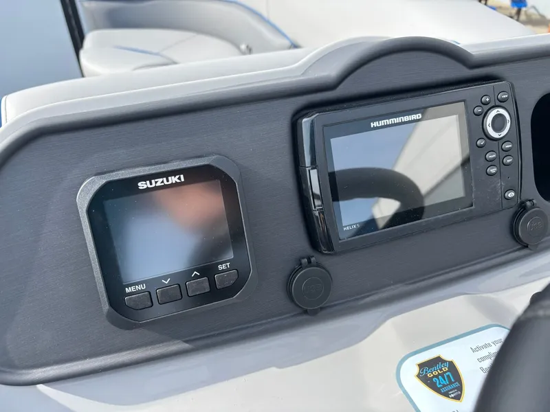 Slide: The Image of Bentley Pontoons 223 Bolt 2026 - 33