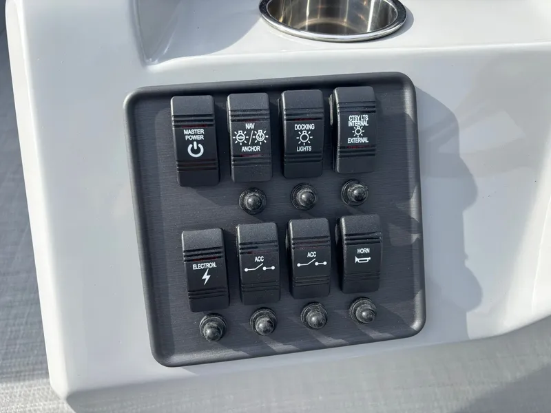 Slide: The Image of Bentley Pontoons 223 Bolt 2026 - 34