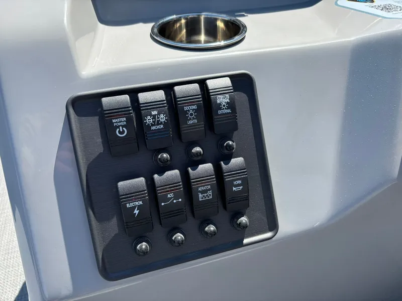 Slide: The Image of Bentley Pontoons 200 Fish N Cruise 2026 - 21