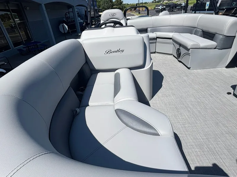 Slide: The Image of Bentley Pontoons 200 Fish N Cruise 2026 - 28