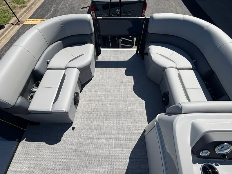 Slide: The Image of Bentley Pontoons 200 Fish N Cruise 2026 - 3