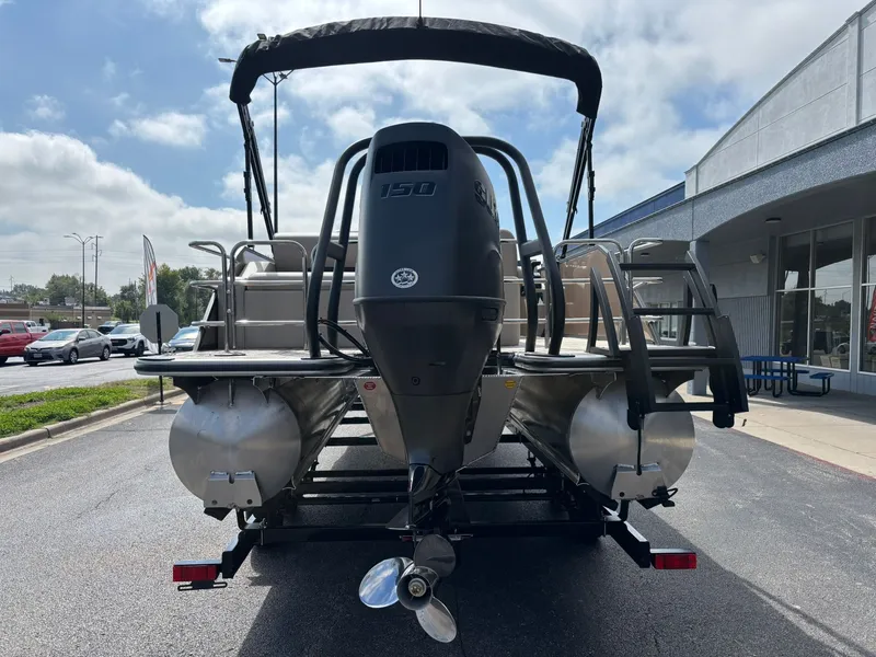 Slide: The Image of Bentley Pontoons 223 Legacy Swingback 2026 - 10