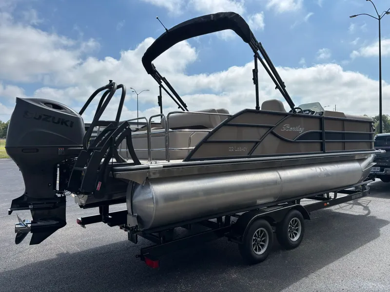 Slide: The Image of Bentley Pontoons 223 Legacy Swingback 2026 - 11