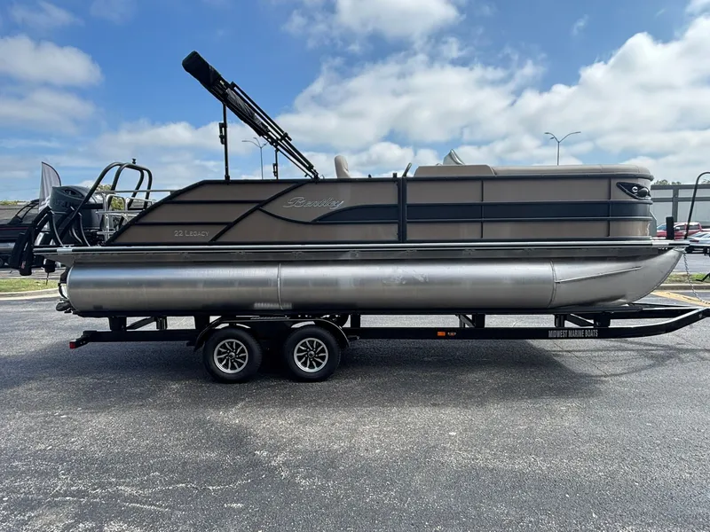 Slide: The Image of Bentley Pontoons 223 Legacy Swingback 2026 - 12