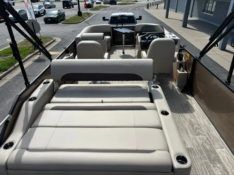Slide: The Image of Bentley Pontoons 223 Legacy Swingback 2026 - 15
