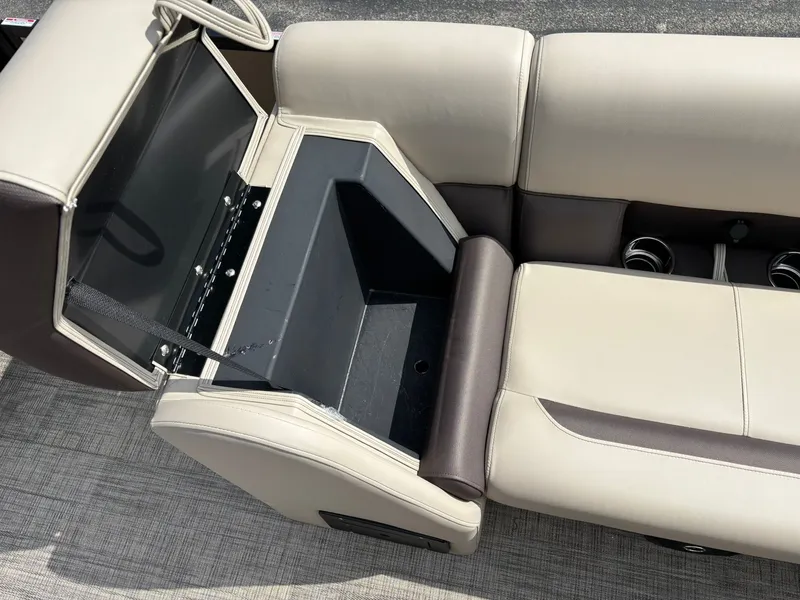 Slide: The Image of Bentley Pontoons 223 Legacy Swingback 2026 - 20