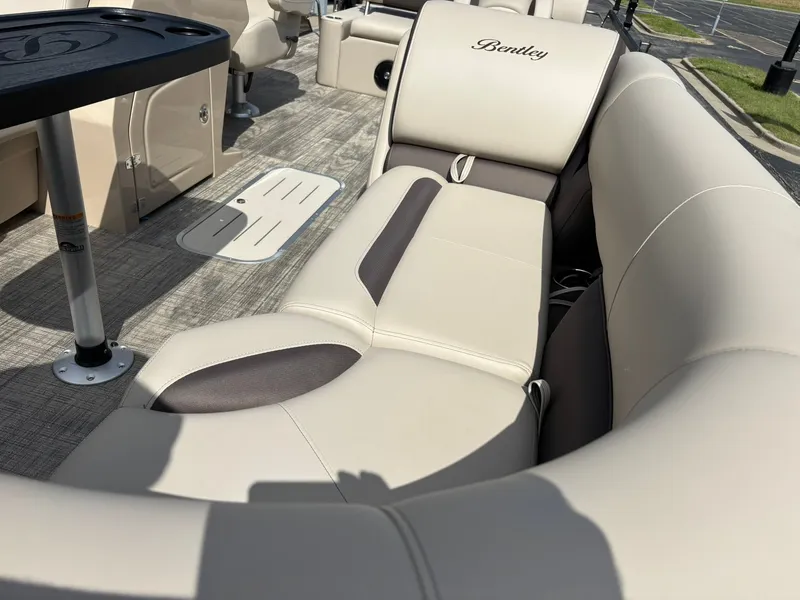 Slide: The Image of Bentley Pontoons 223 Legacy Swingback 2026 - 21
