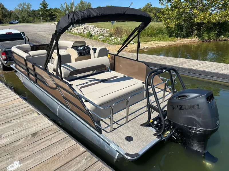 Slide: The Image of Bentley Pontoons 223 Legacy Swingback 2026 - 28