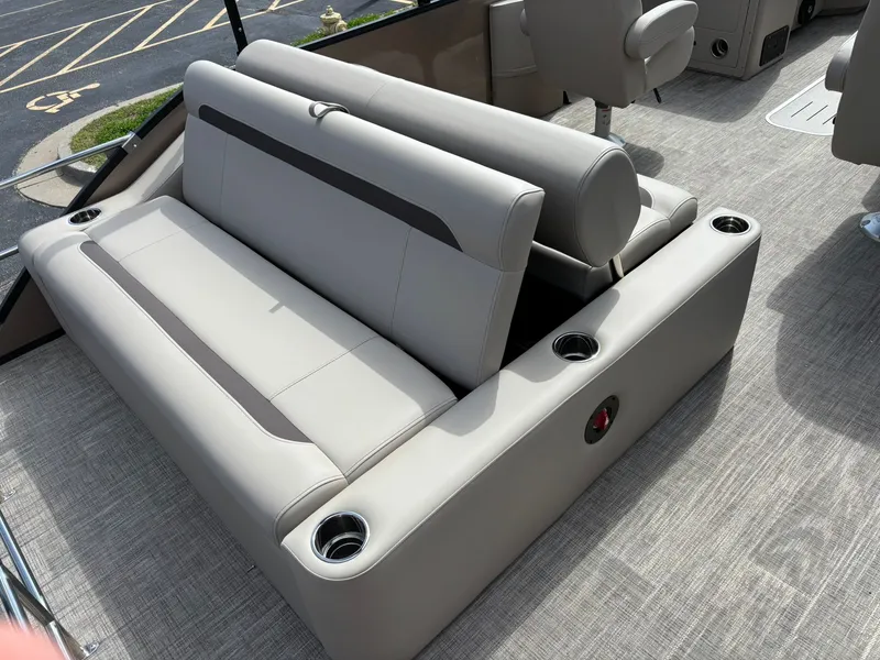 Slide: The Image of Bentley Pontoons 223 Legacy Swingback 2026 - 5