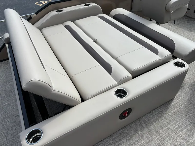 Slide: The Image of Bentley Pontoons 223 Legacy Swingback 2026 - 6