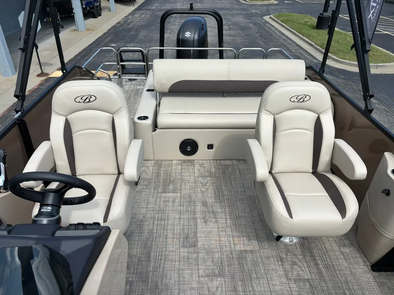 Slide: The Image of Bentley Pontoons 223 Legacy Swingback 2026 - 8