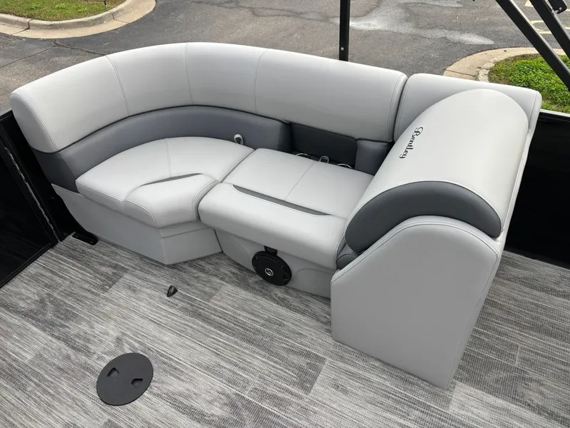 Slide: The Image of Bentley Pontoons 200 Fish CWT 2026 - 17