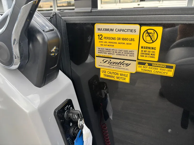 Slide: The Image of Bentley Pontoons 200 Fish CWT 2026 - 19