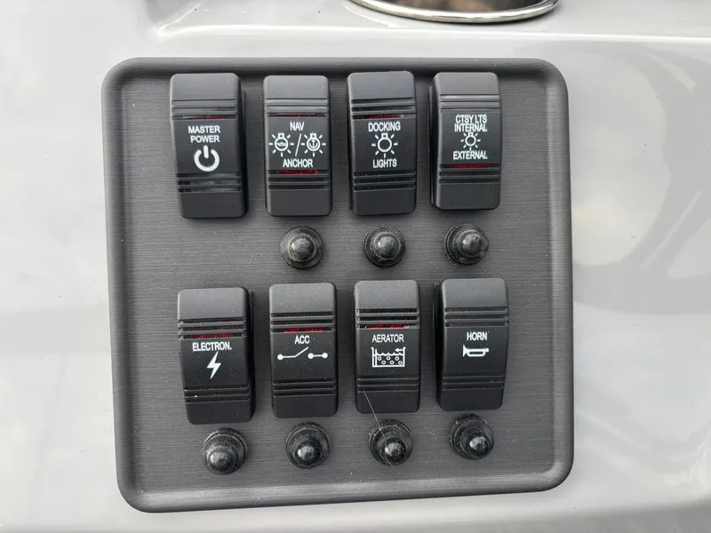 Slide: The Image of Bentley Pontoons 200 Fish CWT 2026 - 24