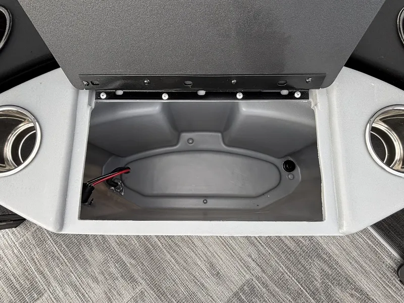 Slide: The Image of Bentley Pontoons 200 Fish CWT 2026 - 28