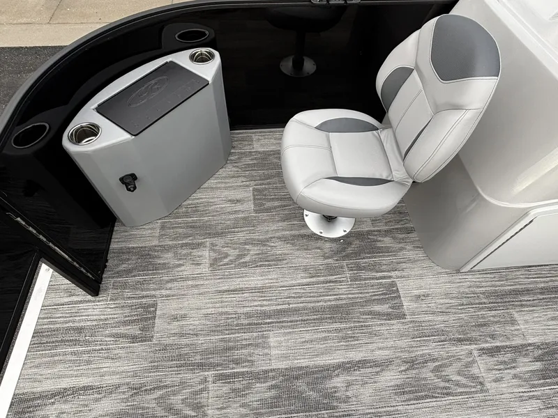 Slide: The Image of Bentley Pontoons 200 Fish CWT 2026 - 29