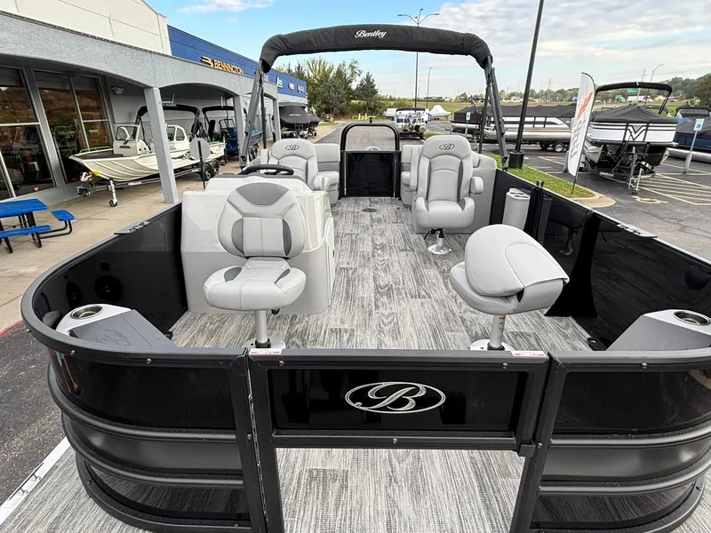 Slide: The Image of Bentley Pontoons 200 Fish CWT 2026 - 31