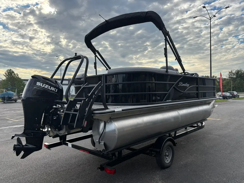 Slide: The Image of Bentley Pontoons 200 Fish CWT 2026 - 35