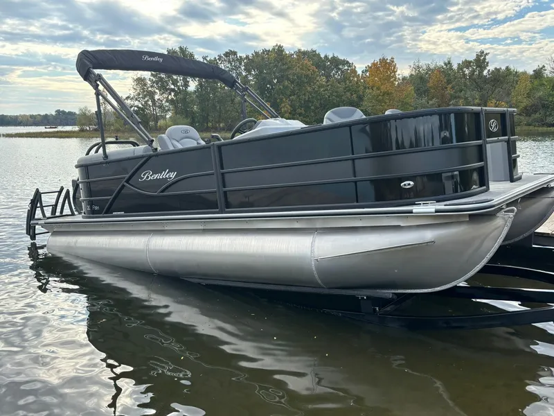 Slide: The Image of Bentley Pontoons 200 Fish CWT 2026 - 7