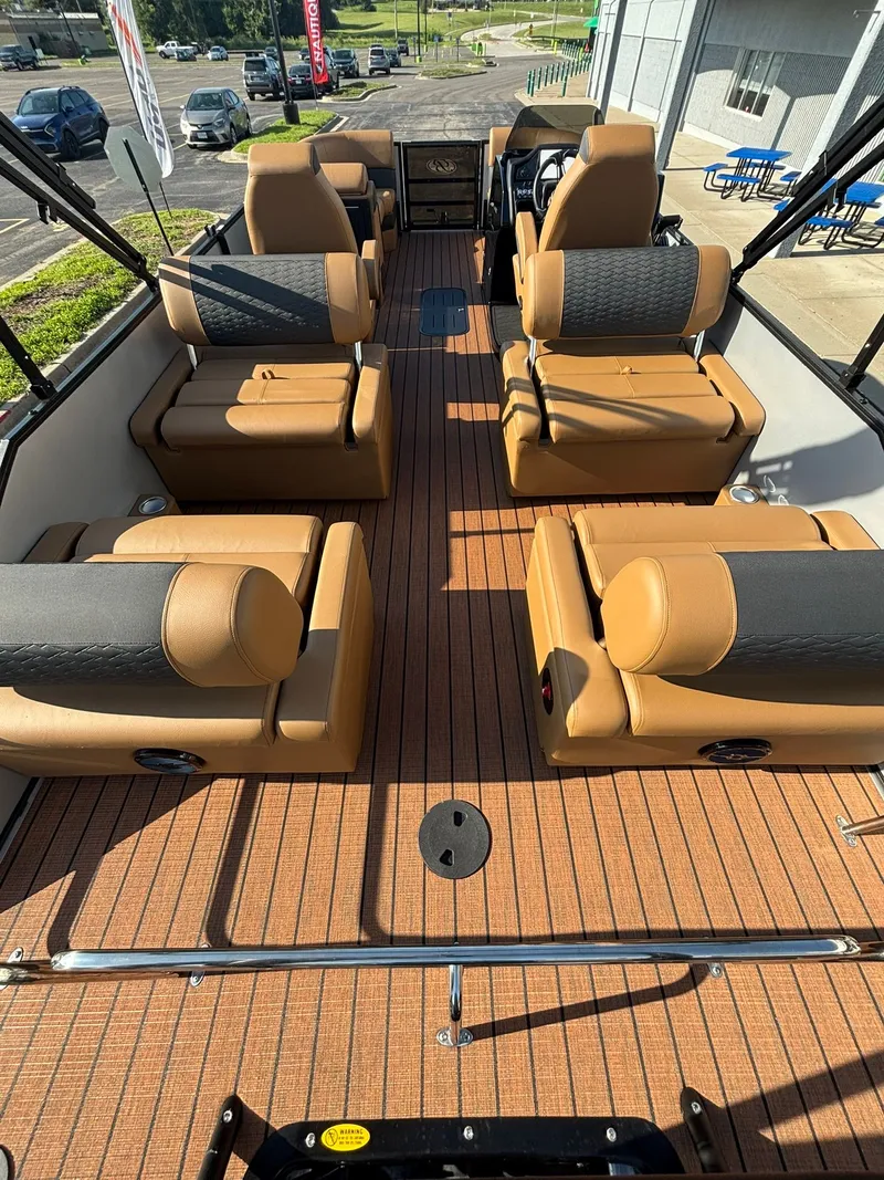 Slide: The Image of Bentley Pontoons 223 Elite QSB 2026 - 10