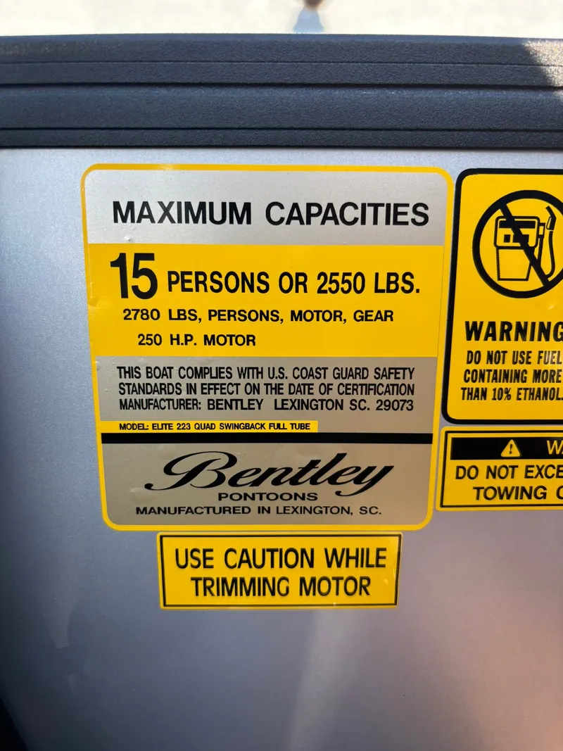 Slide: The Image of Bentley Pontoons 223 Elite QSB 2026 - 19