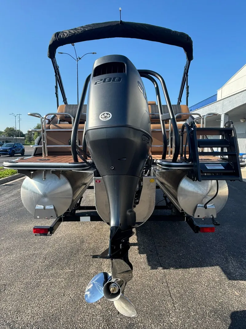 Slide: The Image of Bentley Pontoons 223 Elite QSB 2026 - 36