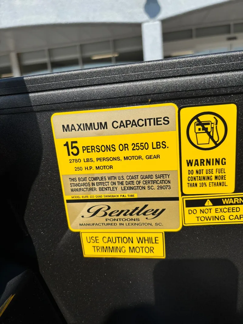 Slide: The Image of Bentley Pontoons 223 Elite QSB 2026 - 19