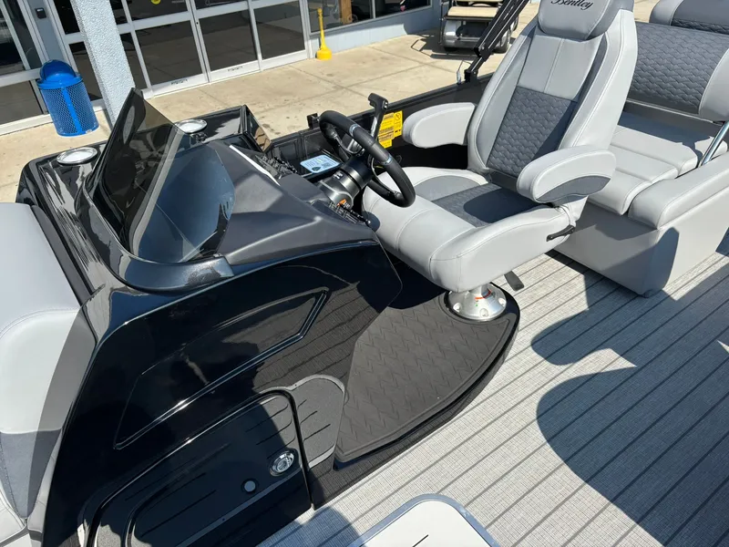 Slide: The Image of Bentley Pontoons 223 Elite QSB 2026 - 24