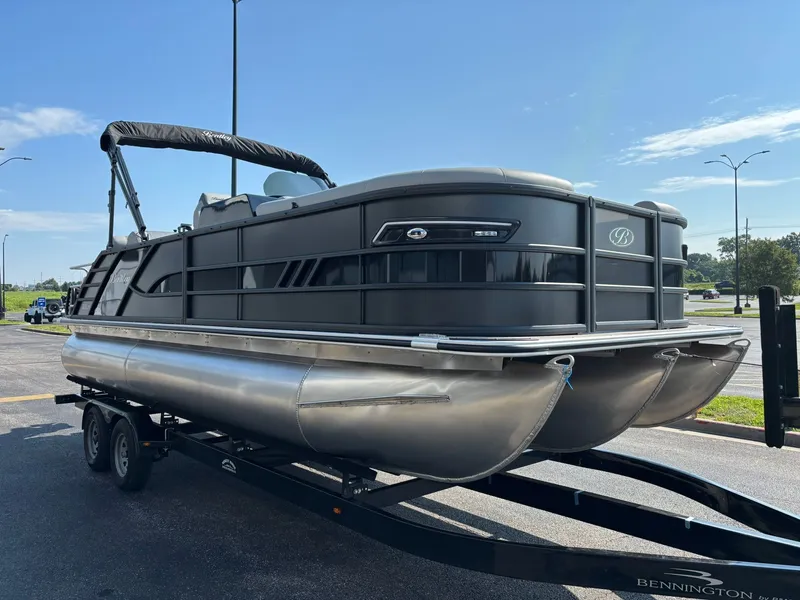 Slide: The Image of Bentley Pontoons 223 Elite QSB 2026 - 3