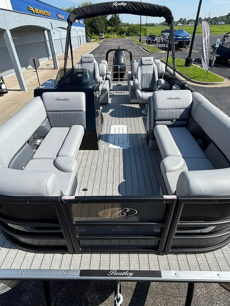 Slide: The Image of Bentley Pontoons 223 Elite QSB 2026 - 34