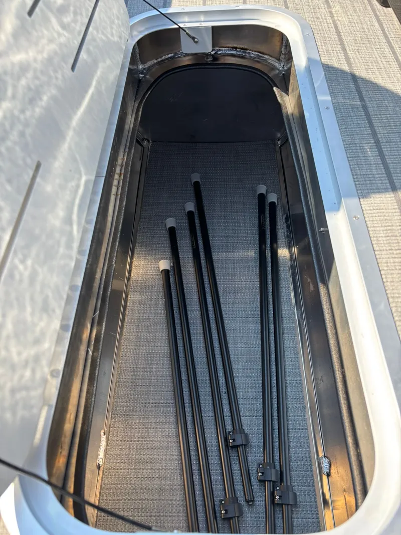 Slide: The Image of Bentley Pontoons 223 Elite QSB 2026 - 9