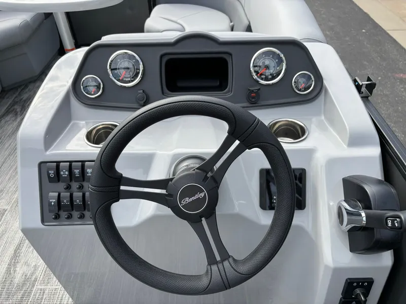 Slide: The Image of Bentley Pontoons 160 LE CR 2026 - 12