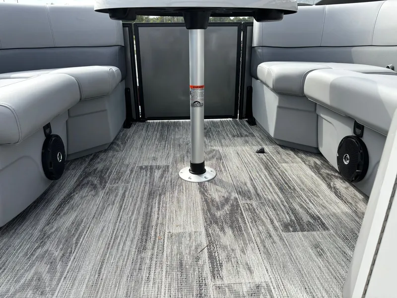 Slide: The Image of Bentley Pontoons 160 LE CR 2026 - 20