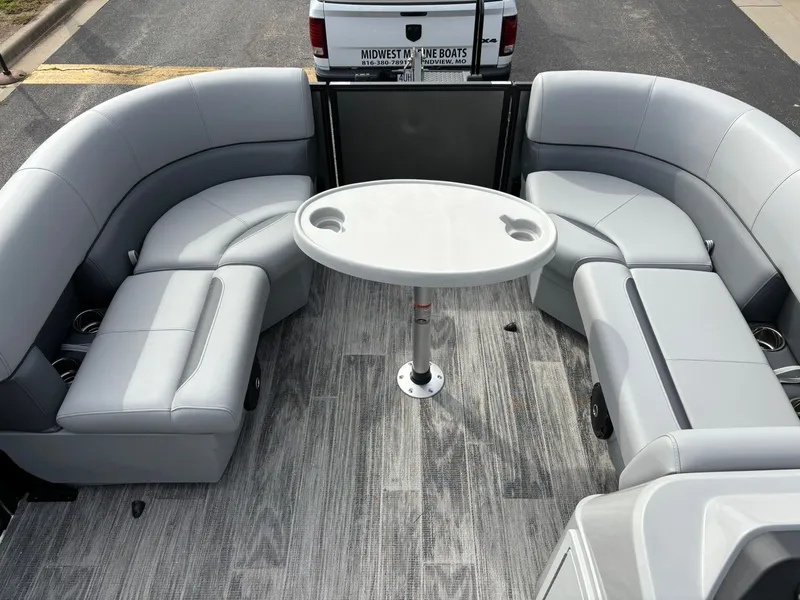 Slide: The Image of Bentley Pontoons 160 LE CR 2026 - 21