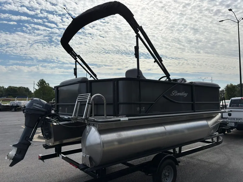 Slide: The Image of Bentley Pontoons 160 LE CR 2026 - 28