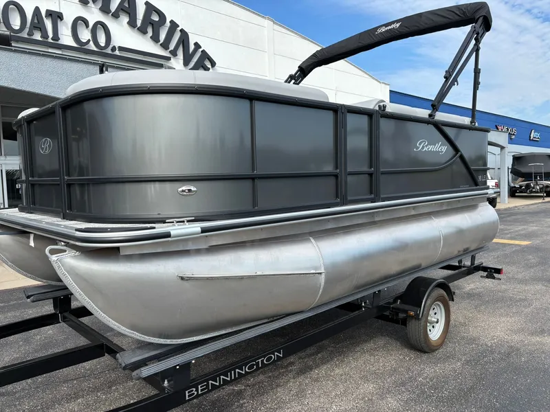 Slide: The Image of Bentley Pontoons 160 LE CR 2026 - 31