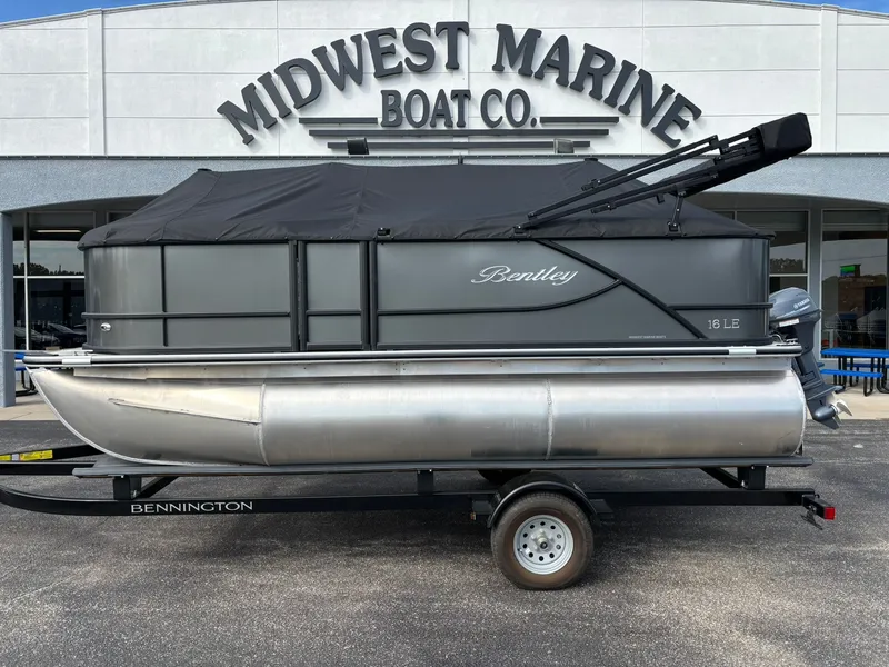 Slide: The Image of Bentley Pontoons 160 LE CR 2026 - 32