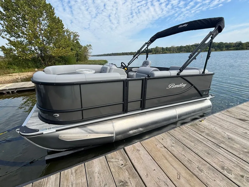 Slide: The Image of Bentley Pontoons 160 LE CR 2026 - 34