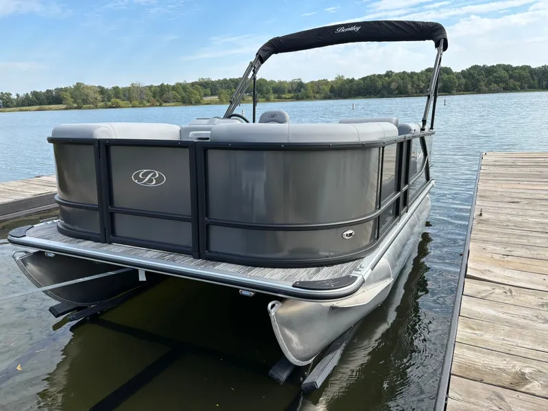 Slide: The Image of Bentley Pontoons 160 LE CR 2026 - 35