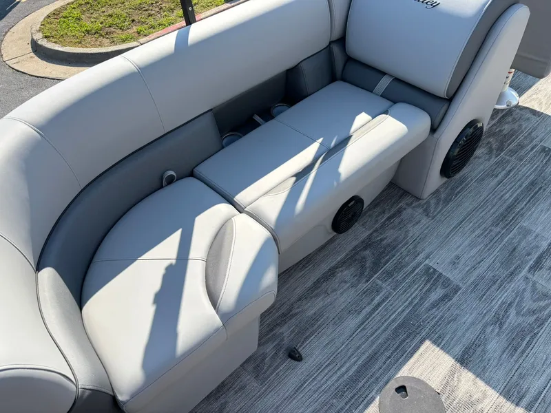 Slide: The Image of Bentley Pontoons 220 fish cwt 2026 - 23