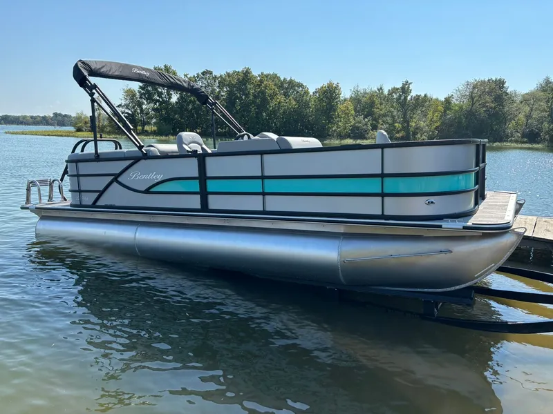 Slide: The Image of Bentley Pontoons 220 fish cwt 2026 - 25