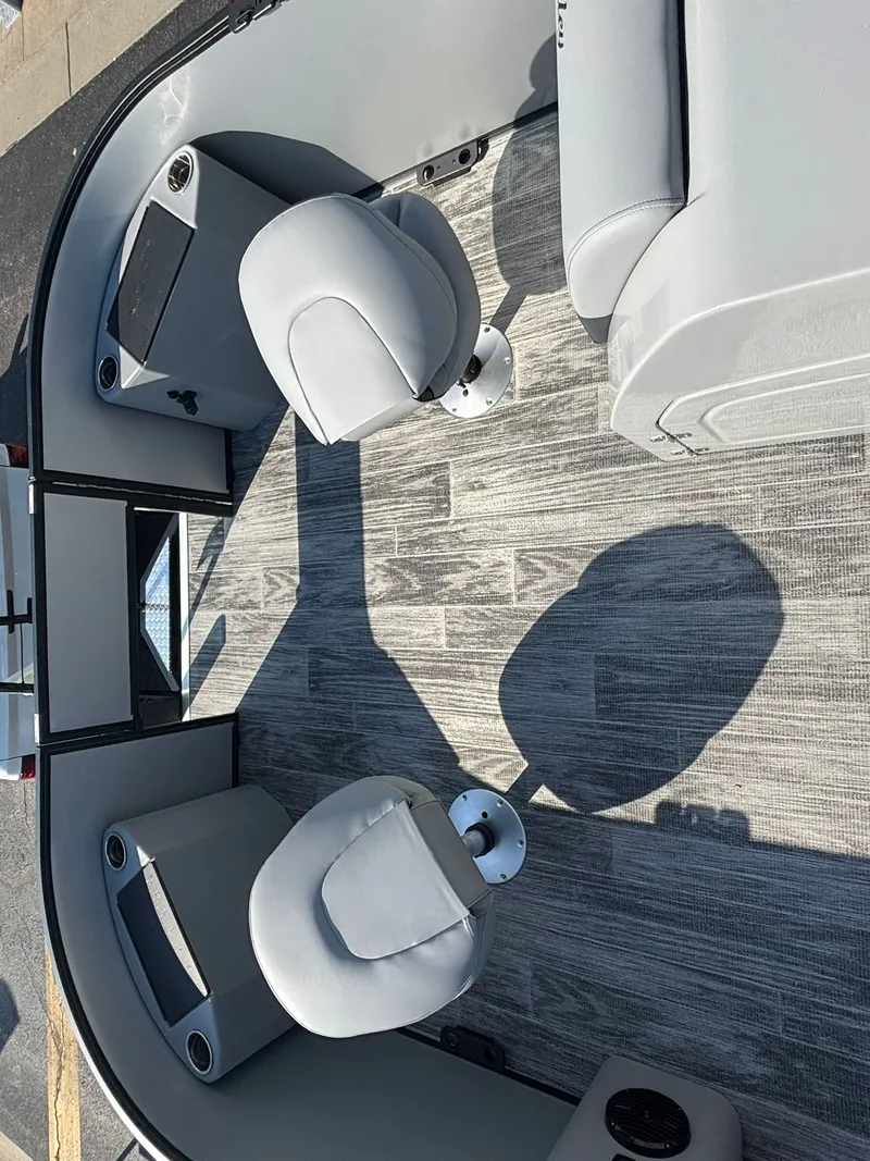 Slide: The Image of Bentley Pontoons 220 fish cwt 2026 - 27