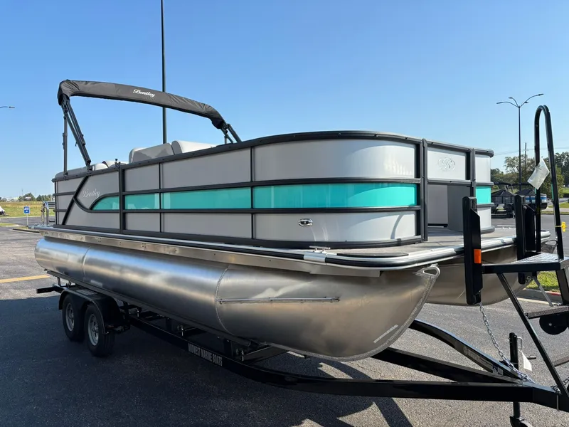 Slide: The Image of Bentley Pontoons 220 fish cwt 2026 - 30