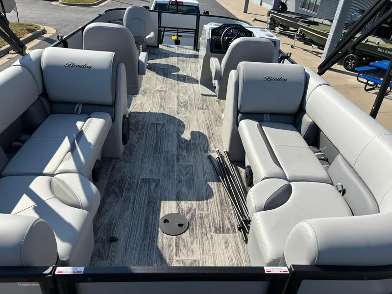 Slide: The Image of Bentley Pontoons 220 fish cwt 2026 - 33