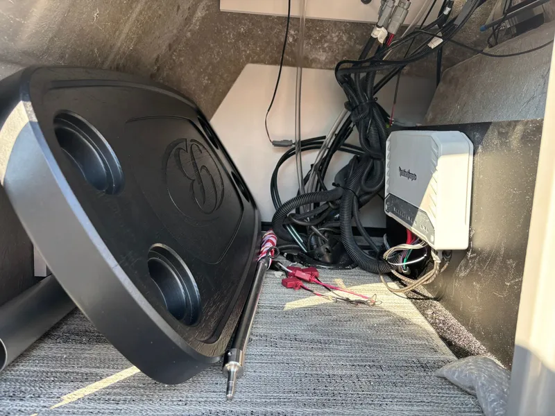 Slide: The Image of Bentley Pontoons 220 fish cwt 2026 - 6